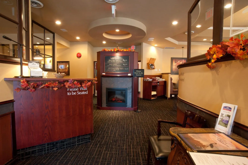 Holiday Inn Victoria - Elk Lake by IHG