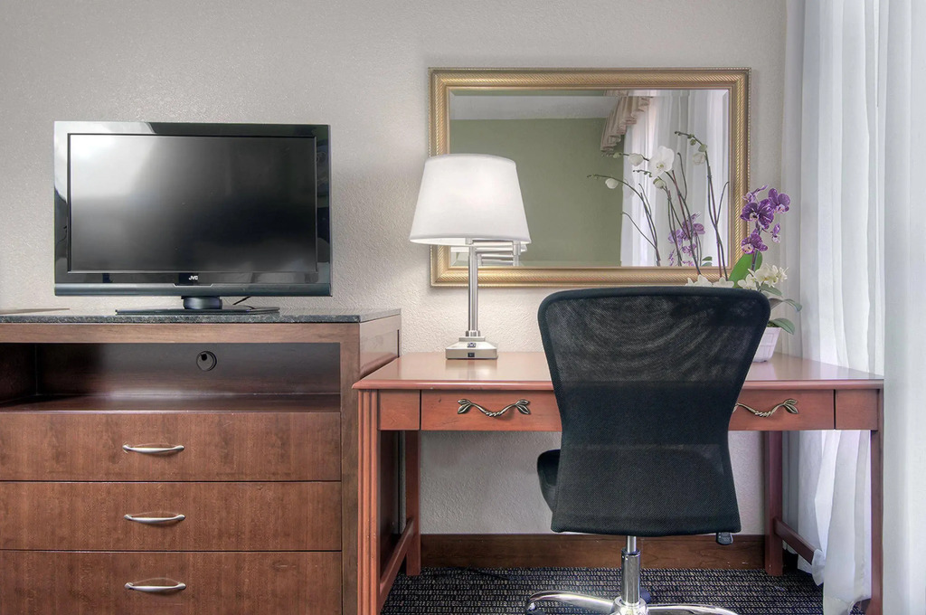 Hampton Inn & Suites San Mateo-San Francisco Airport