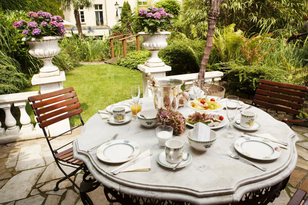 THE GATE GARDEN Hotel