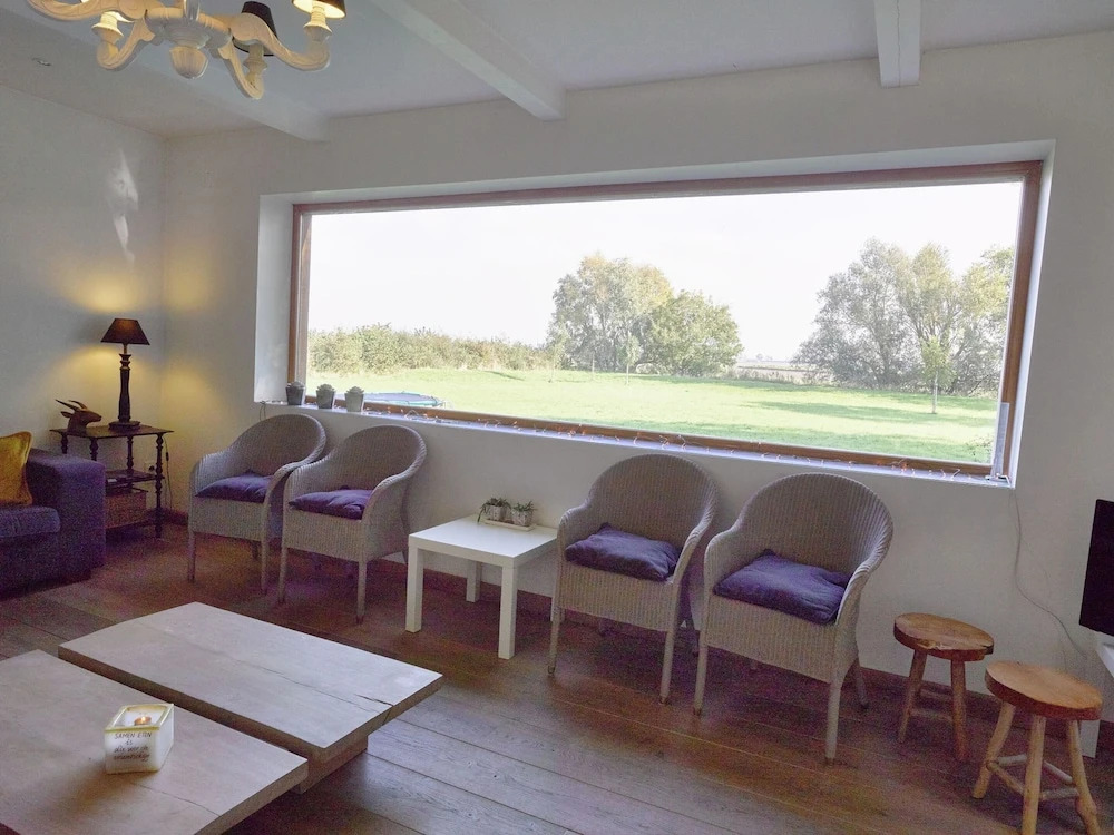 Diksmuide Mansion With Games