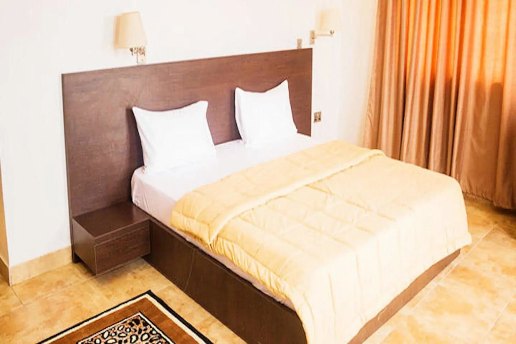 Reeve Court Apartment