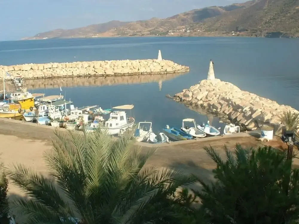 Villa Only 50m To The Sea, Sleeps 12, Polis
