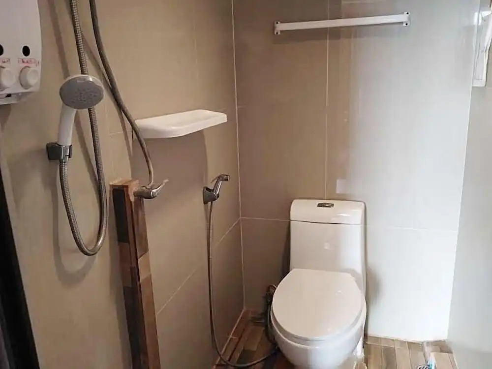14 Plus 1 Hotel