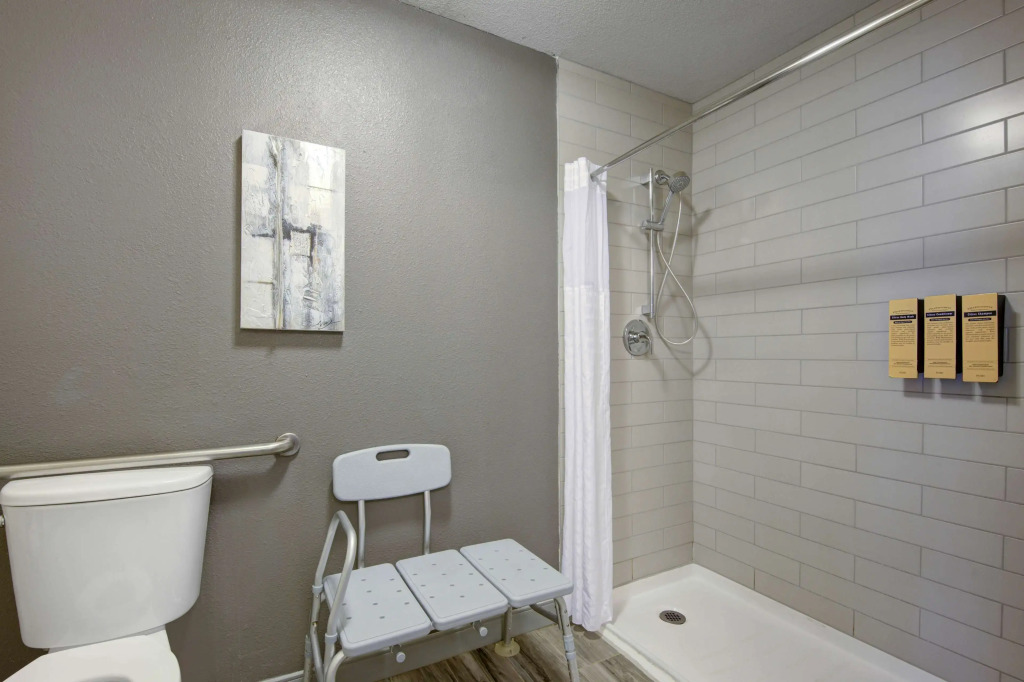Best Western PLUS Peppertree Airport Inn
