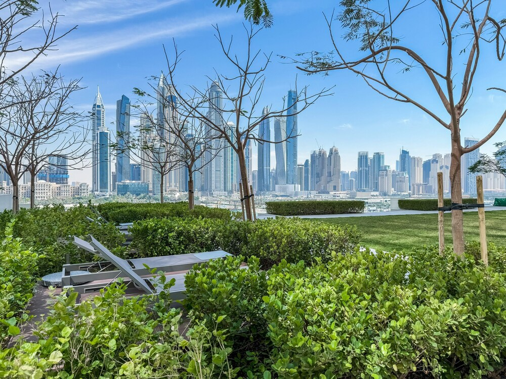 Marina Harbour View 2BR & Beach Access