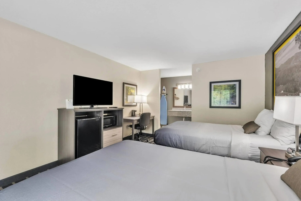 Super 8 by Wyndham Morganton