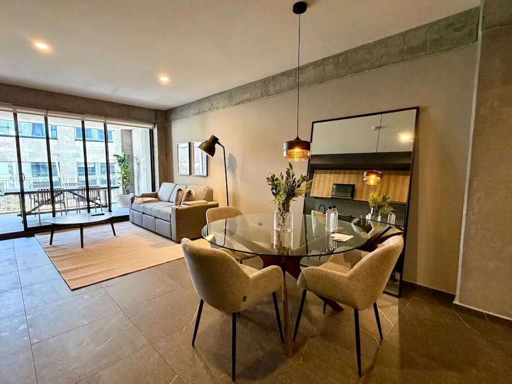 w Modern Cozy 1BR w Terrace in Tabacalera
