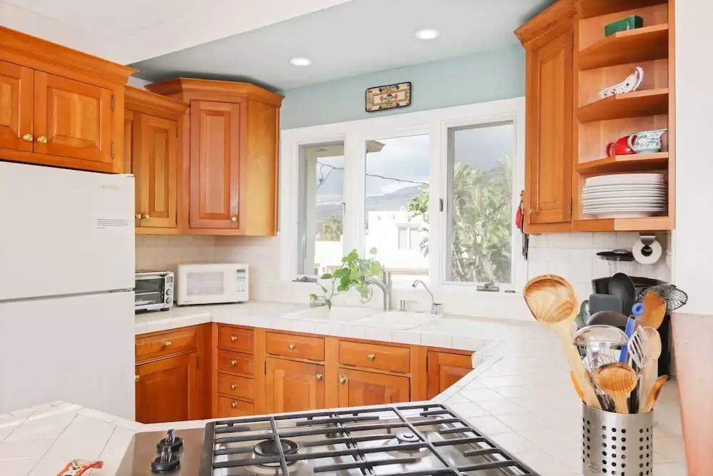 3BR Romantic Retreat Ocean Views Hot Tub by RedAwning
