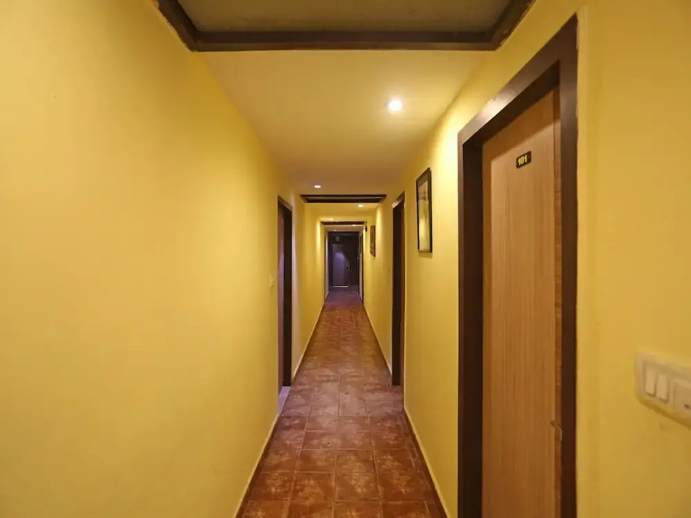 OYO 4939 Hotel Highway Inn