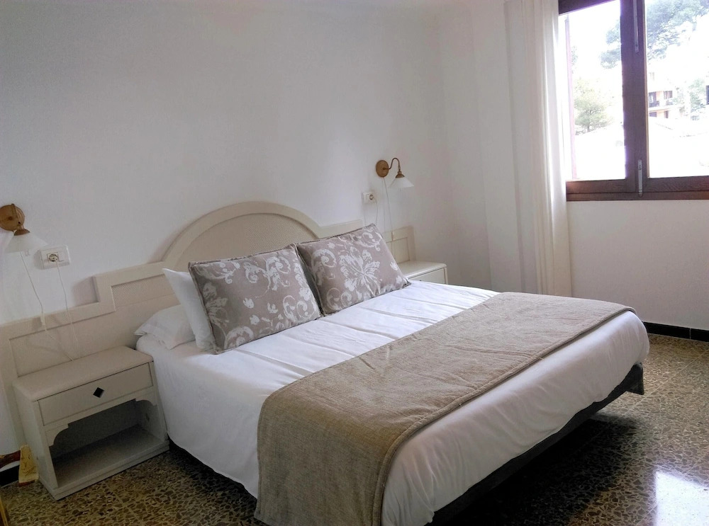 House With 3 Bedrooms in Cala Millor, With Enclosed Garden and Wifi -