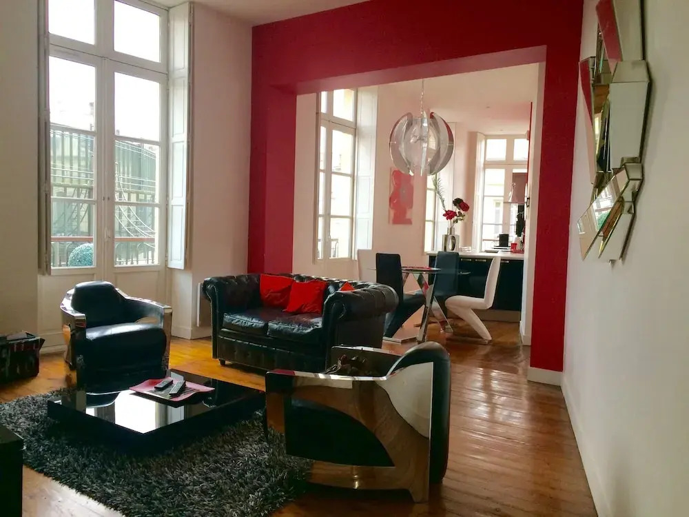 Gîte, Luxueux appartement T3 dans le Triangle D'Or "LES GRANDS HOMMES" Bordeaux