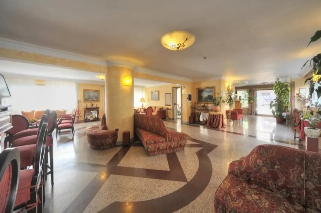 Aurora Garden Hotel