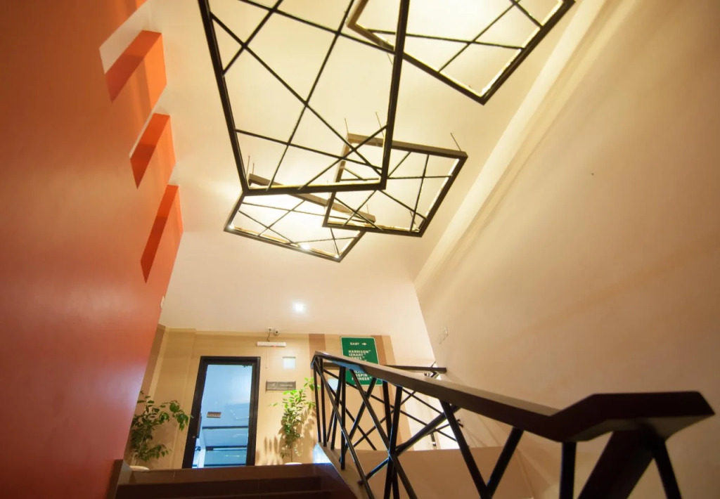 Avenue One Hotel
