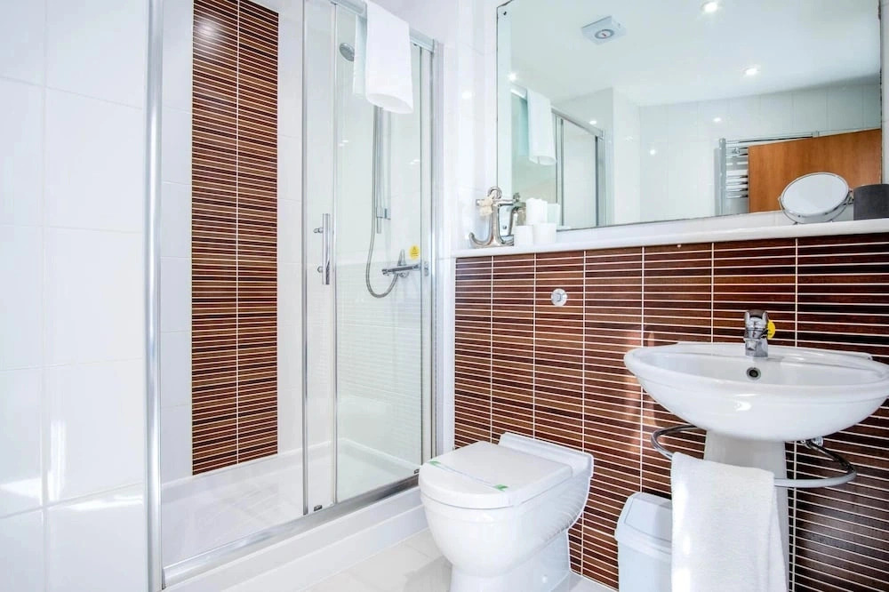 High Floor Meridian Tower - 3 Bedroom - Swansea