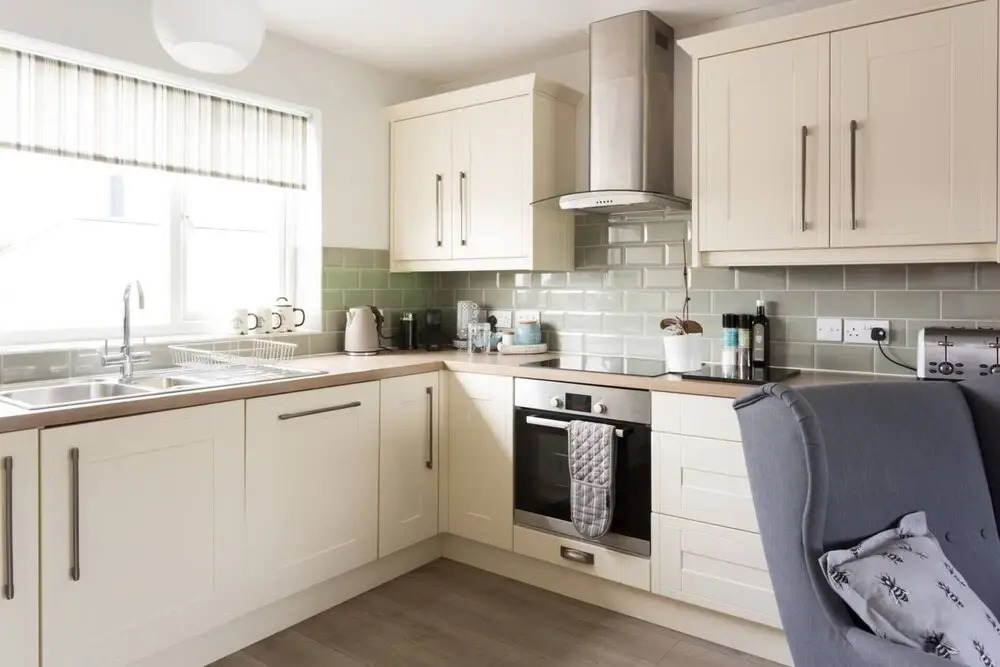 The Farm House Apartment + Free Parking