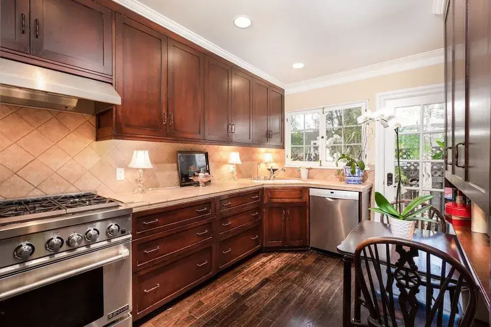 Elegant Home in the Heart of LA 2 Bedrooms 1 Bathroom Duplex
