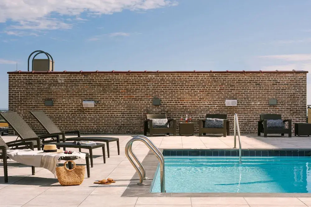 Deluxe Canal Street 2BR Suites by Sonder