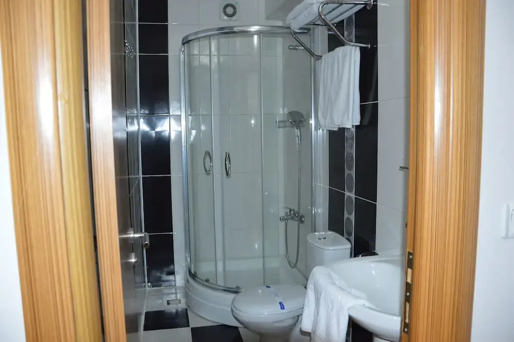 Dinc Hotel