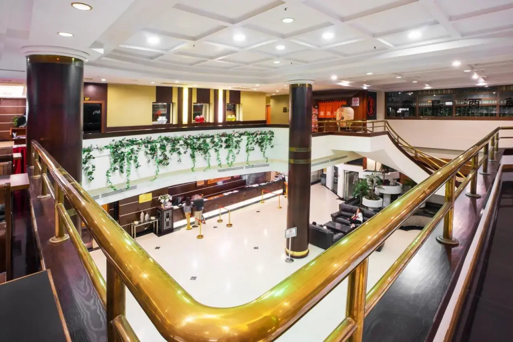 Crystal Crown Hotel JB