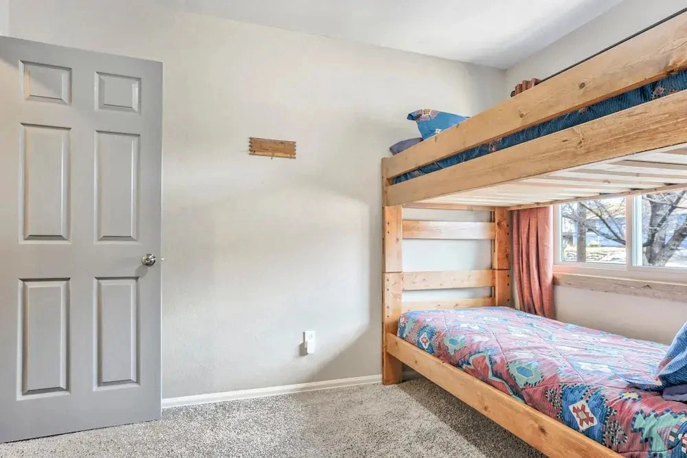One Level Home Near Downtown Hot Tub