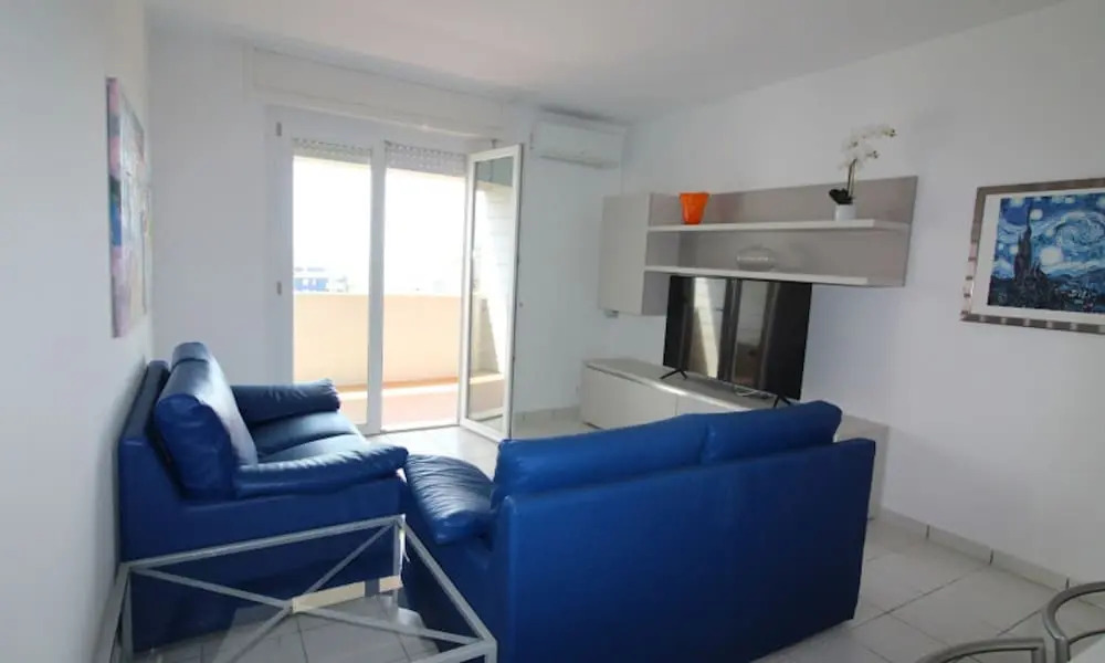 Bright Top-floor Apartment With sea View