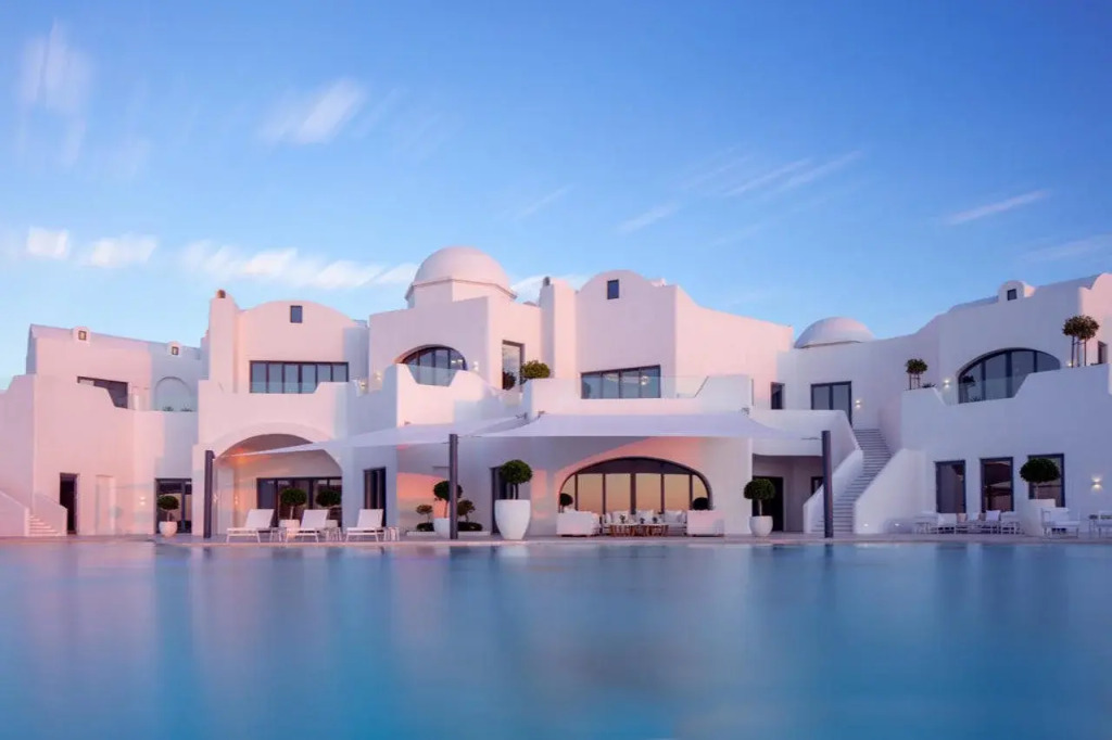 Anantara Retreat Santorini Abu Dhabi