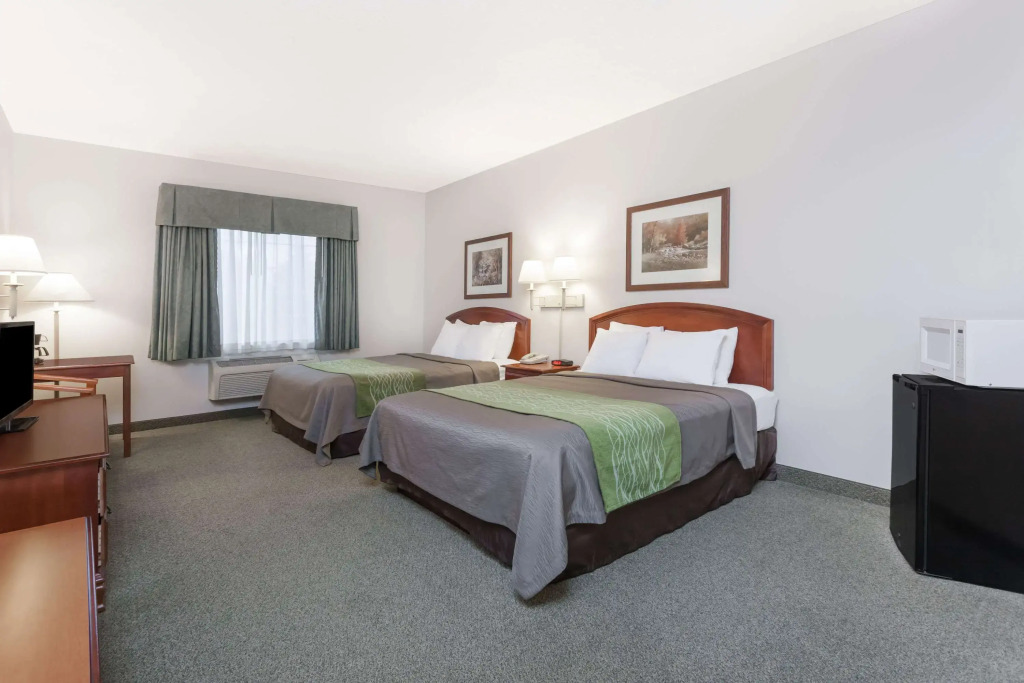 Days Inn by Wyndham Pentwater