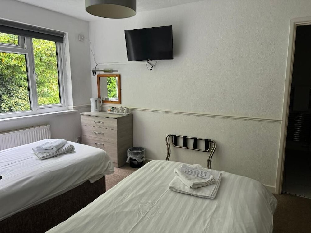 Cottage Court Hotel