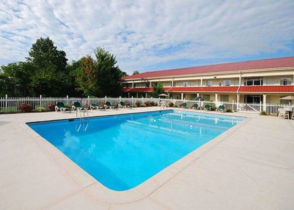 Greeneville Inn And Suites