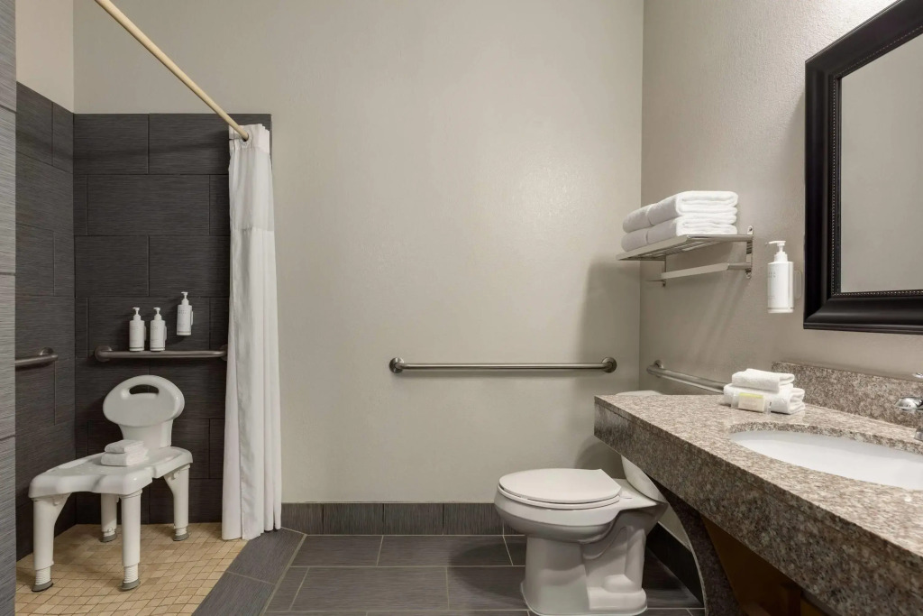 Days Inn & Suites by Wyndham Prattville-Montgomery
