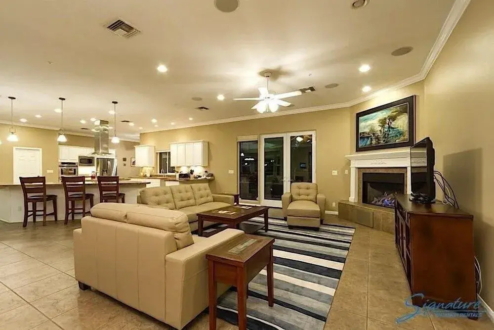 Latitude Adjustment By Signature Vacation Rentals