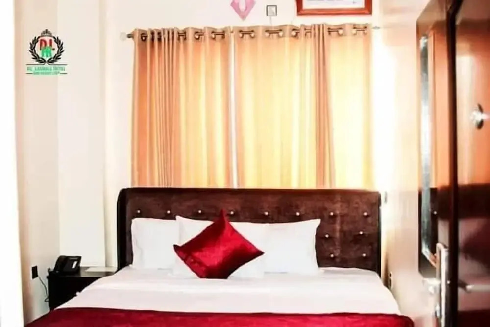 De-Lasmall Hotel and Resort Ltd
