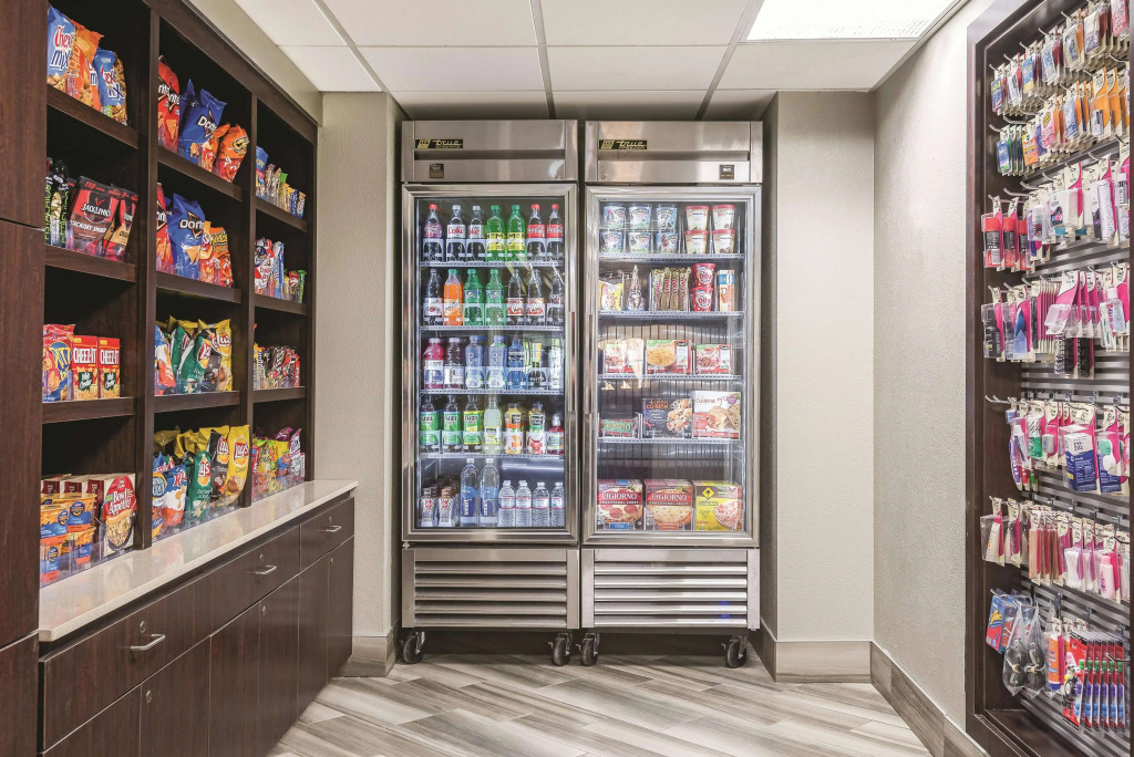 La Quinta Inn & Suites by Wyndham University Area Chapel Hill