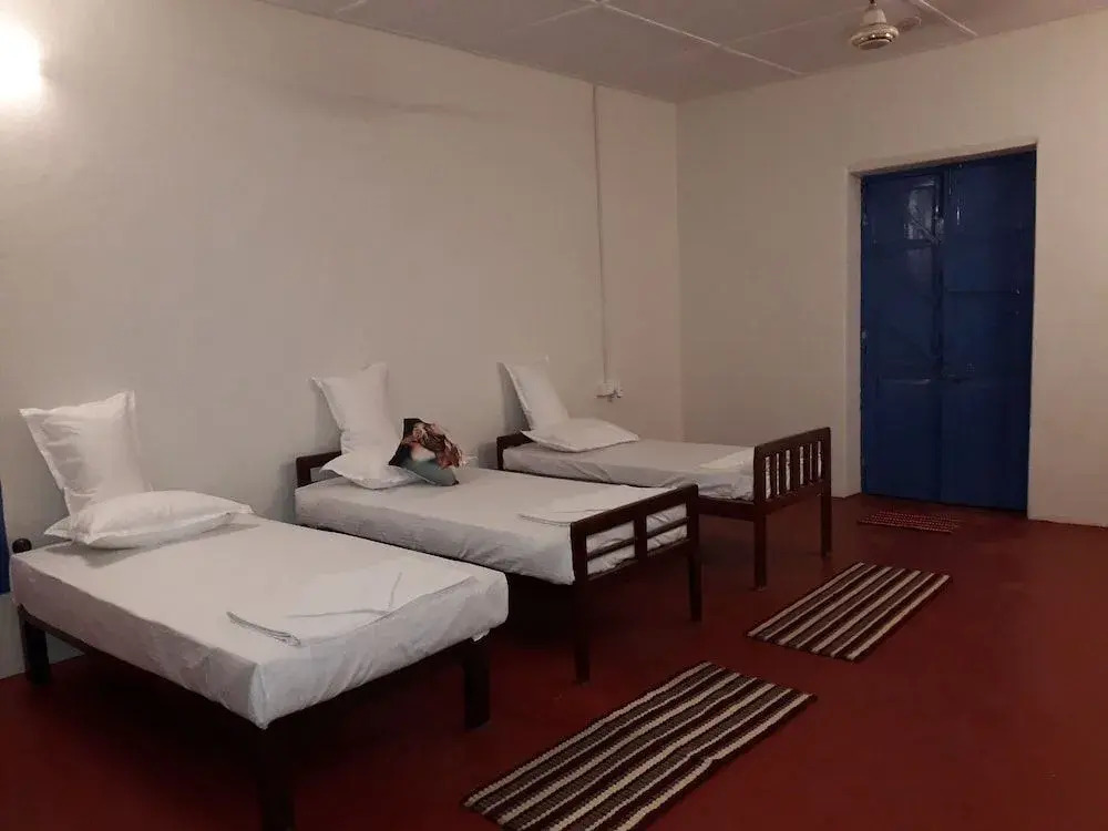 Hotel Dhuni Resorts goa