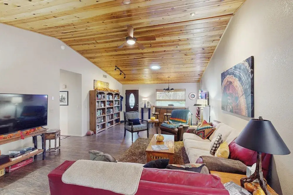 3BR Home Close to Golf, Trails, Lake, & Ski Resort