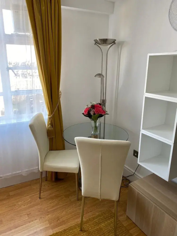 NELL GWYNN HOUSE - Studio Apartments, Sloane Square, London