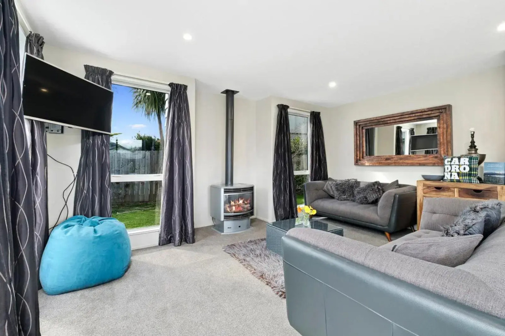 Hideaway on Hunter - Wanaka Holiday Home