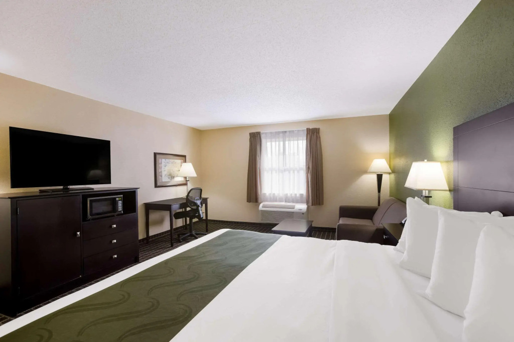Quality Inn & Suites Big Rapids near University