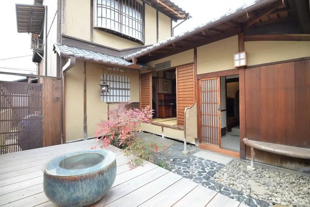 Nishijin Kyo-Machiya SEIRYU-TEI (Old: Nishijin Kyo-Machiya ENRYAKU)