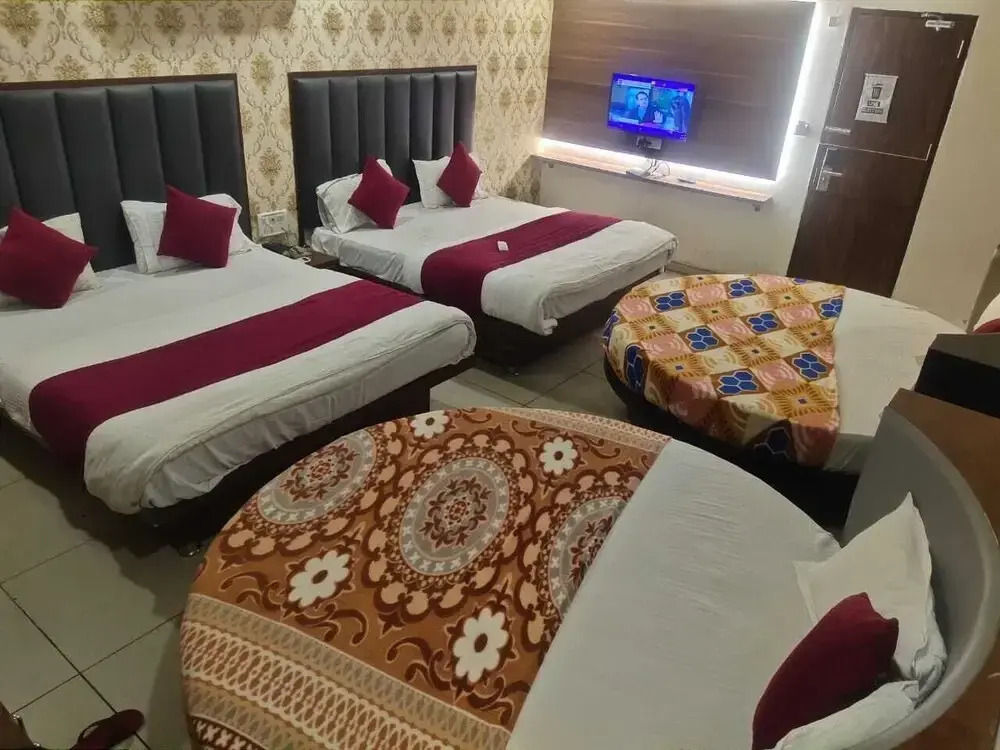 Hotel Royal King Nana Chiloda