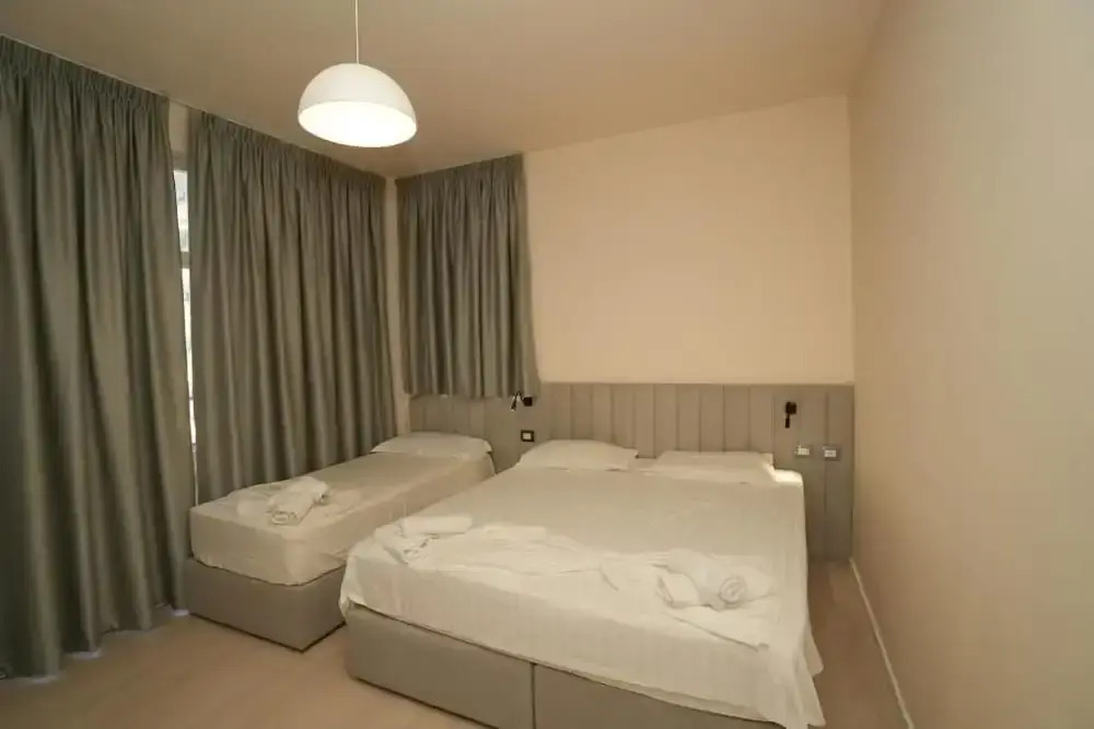 Eiza Apartments