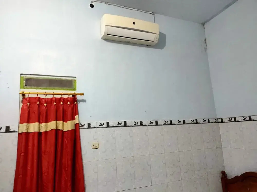 Hotel Keluarga Mekar Jaya Syariah Near UNS Solo