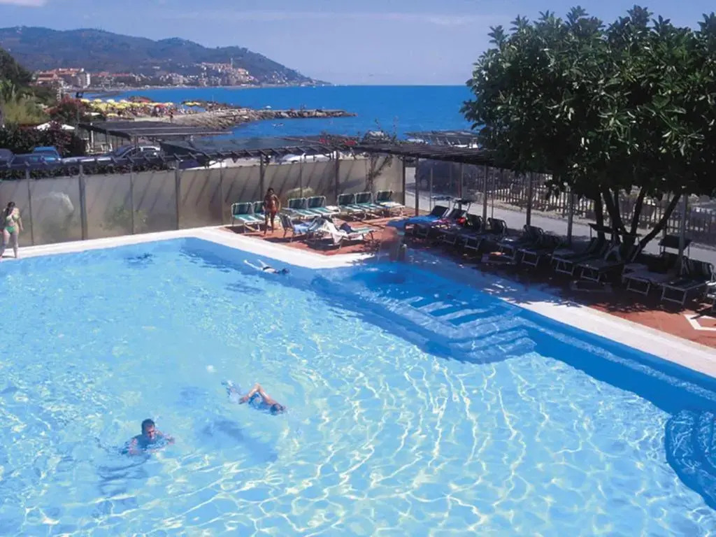 Hotel Bellevue Et Mediterranée