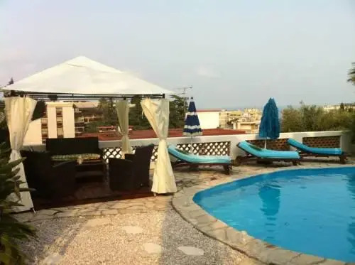 Villa le Mazet, Nice, piscine, vue mer, Promenade des Anglais, Baie des Anges