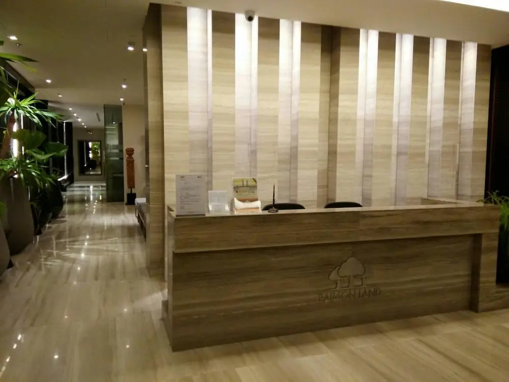 Luxury Large One Bedroom Seaview Serviced Apartment at Wongamat, Pattaya