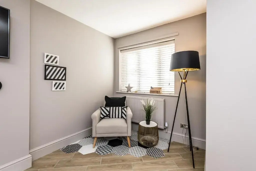 Air Host and Stay - Birchfield Lodge - Sleeps 10 Amazing spacious house