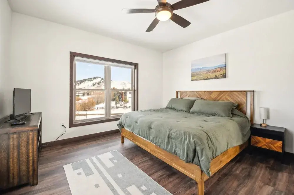 4br Mountain View Home - 5 Minutes to Granby Ranch 4 Bedroom Home