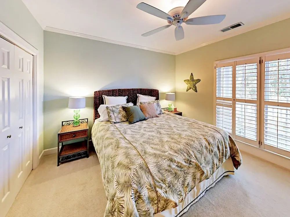 Lakeside - 4 Br Home