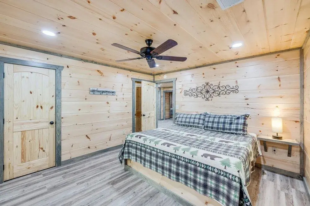 The Orange Cottage 2 Bedroom Cabin by Redawning