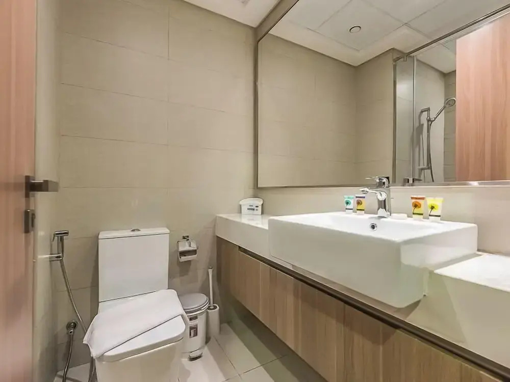 Relaxing Studio Retreat in Vibrant Meydan City,